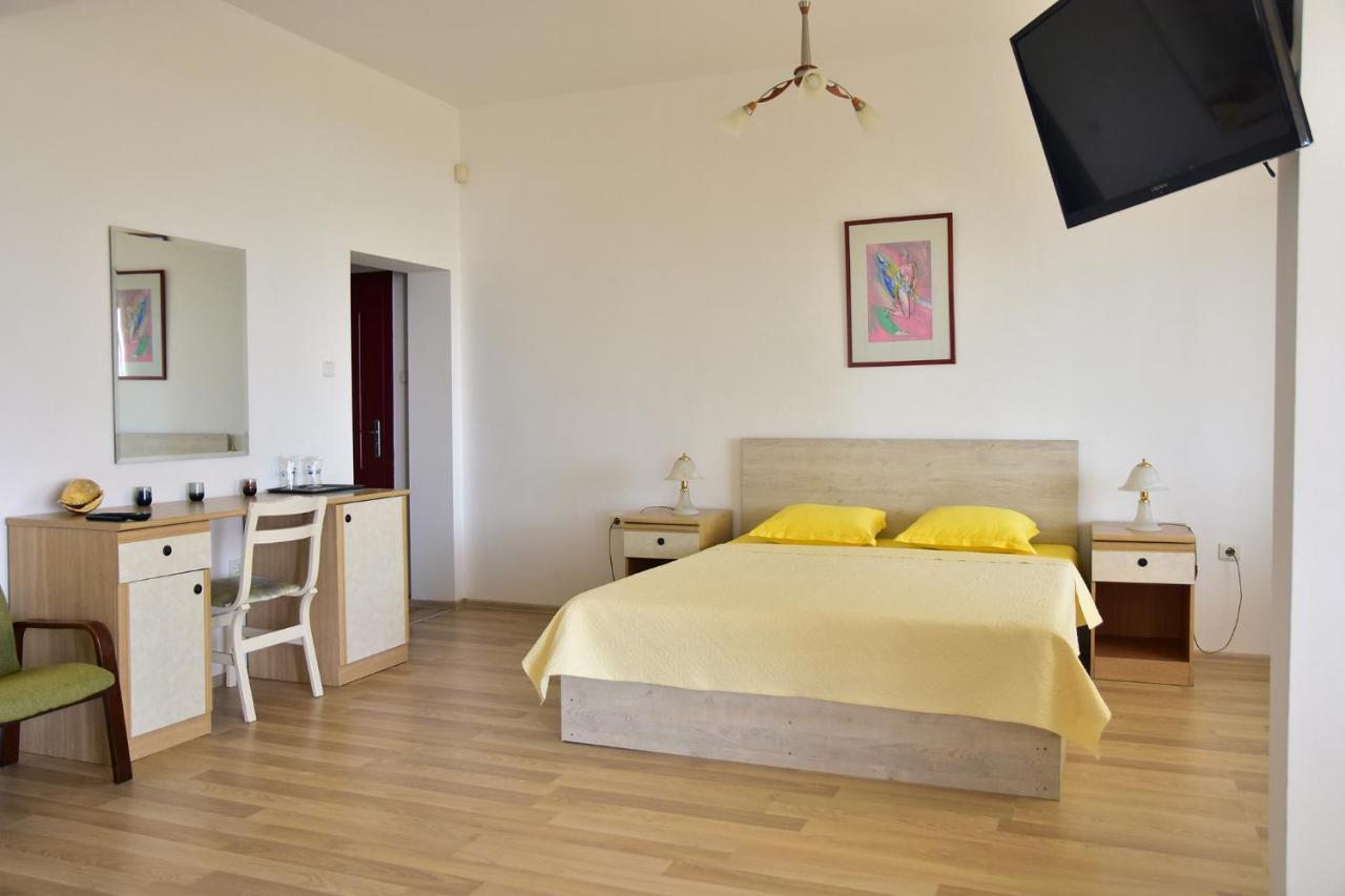 Guest Rooms Sea View 발치크 외부 사진