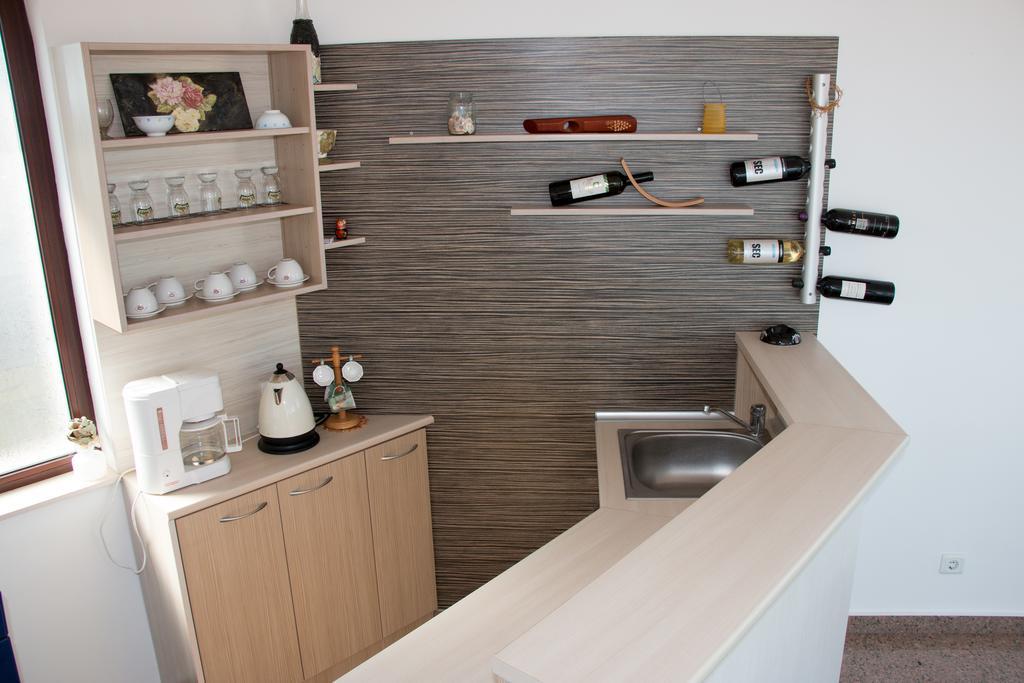 Guest Rooms Sea View 발치크 외부 사진