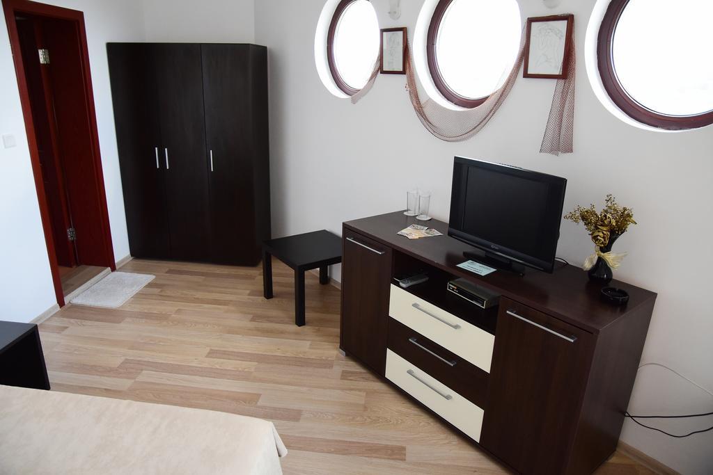 Guest Rooms Sea View 발치크 외부 사진